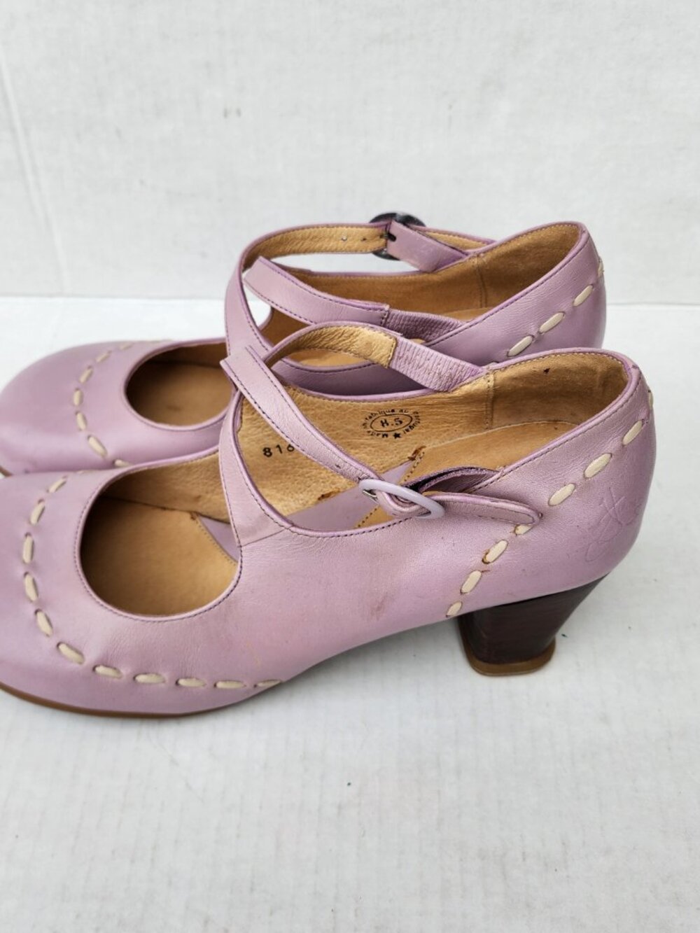 John Fluevog Hey Minstrel Lilac Purple Leather Mary Jane Heels 8.5 Rare Find - Picture 5 of 16